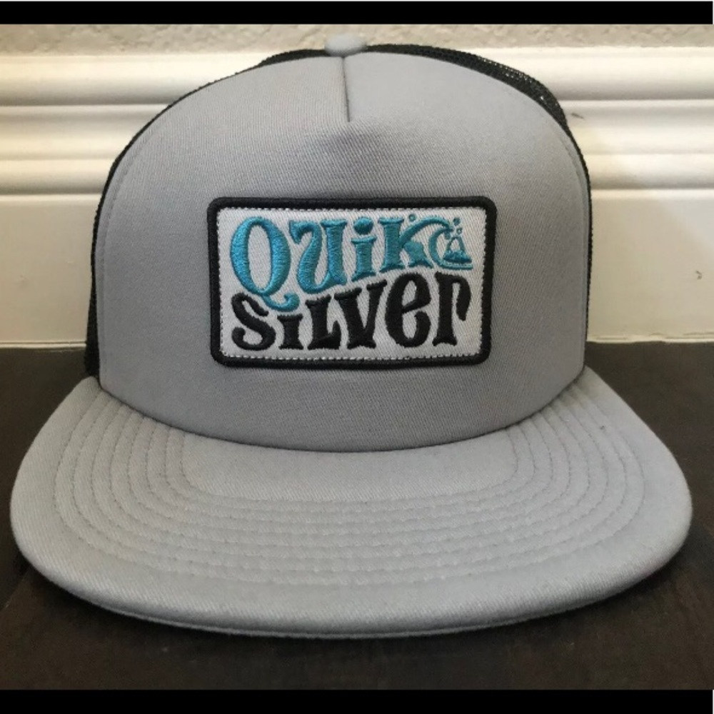 QUICK SILVER BUSTERED  SNAP BACK ONE SIZE FITS ALL CAP AQYHA04388
